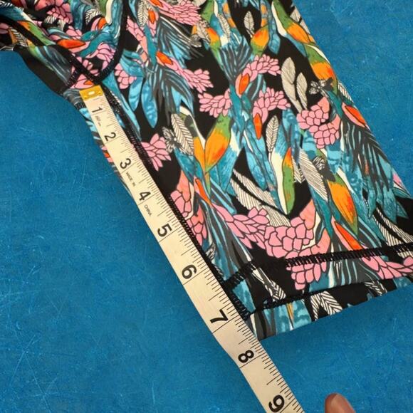 Minkpink MOVE Vibrant Multicolor Floral Bicycle Athletic Shorts Size M - Picture 2 of 7